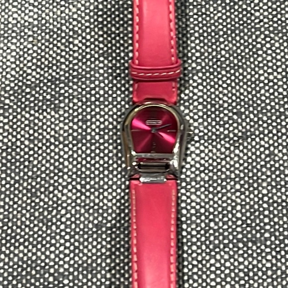 Pink coach watch - Picture 1 of 6